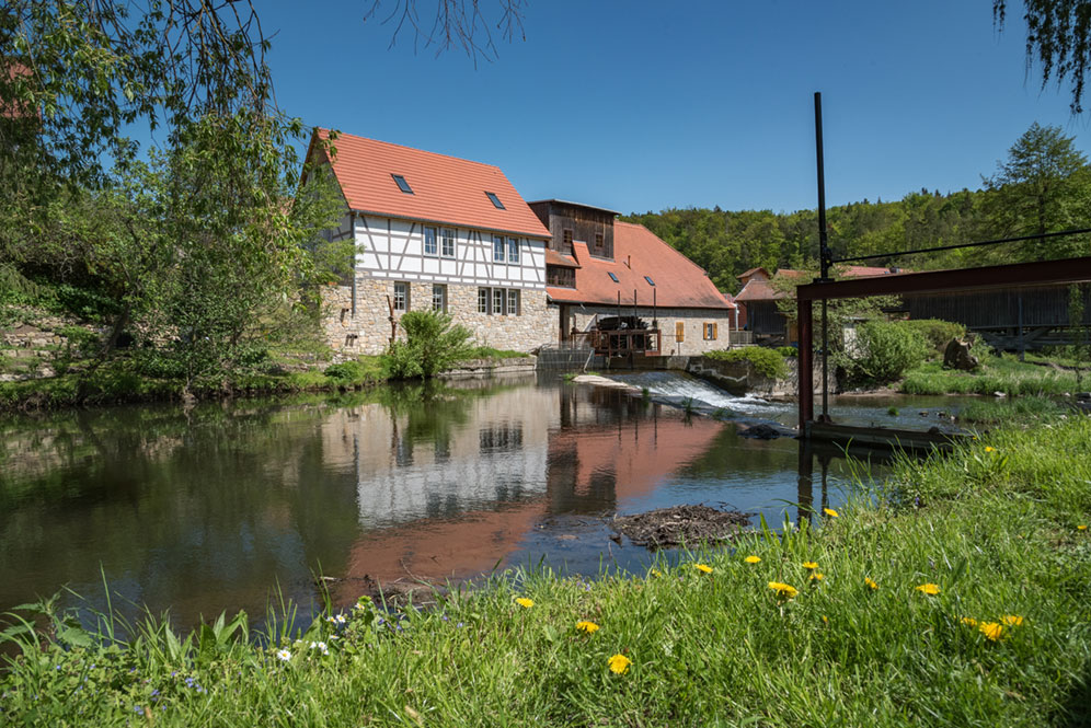 alte Mühle am Fluss